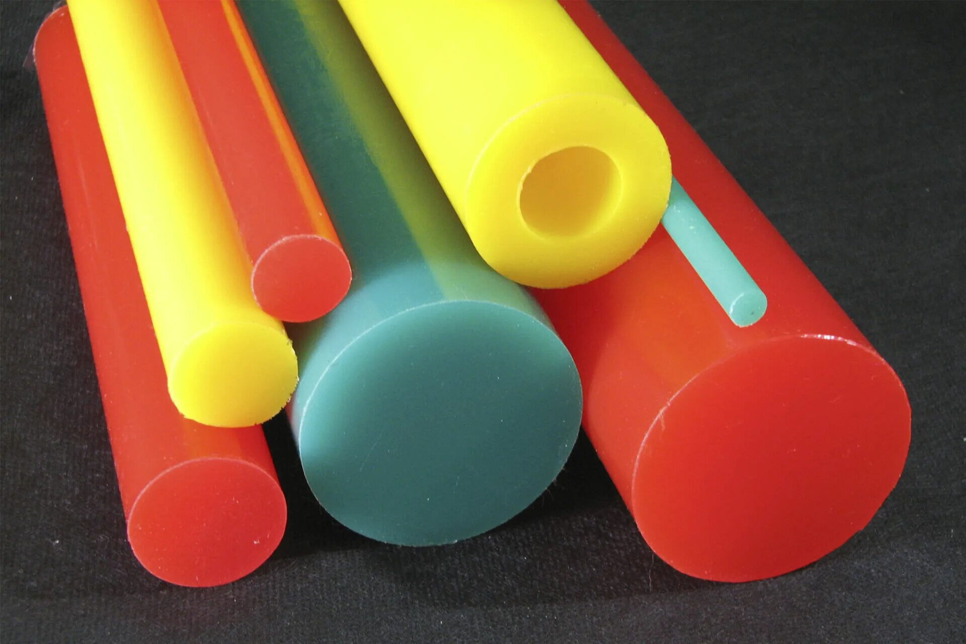 Стержни из  литьевых полиуретанов