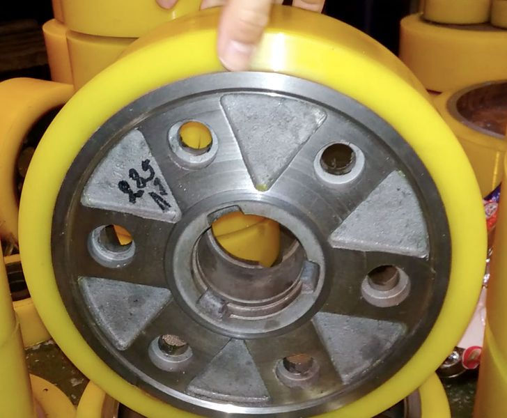 Восстановление колёс и роликов полиуретаном в Минске